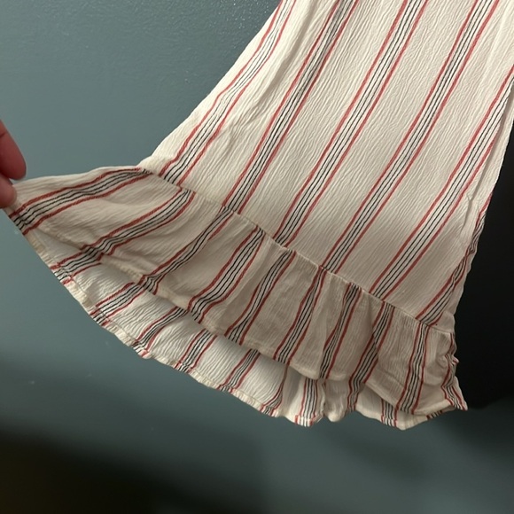 American Eagle Ruffle Blouse - Picture 2 of 6